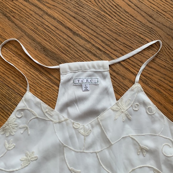 Embroidered Tank Top - Picture 2 of 4